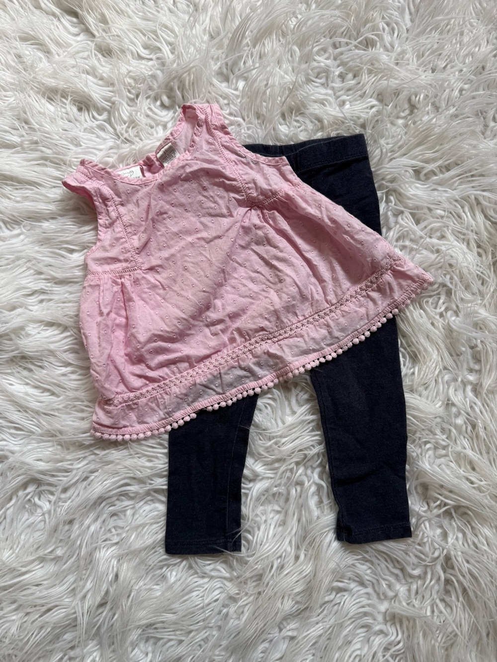 Pink Eyelet Tank Top & Blue Leggings Set